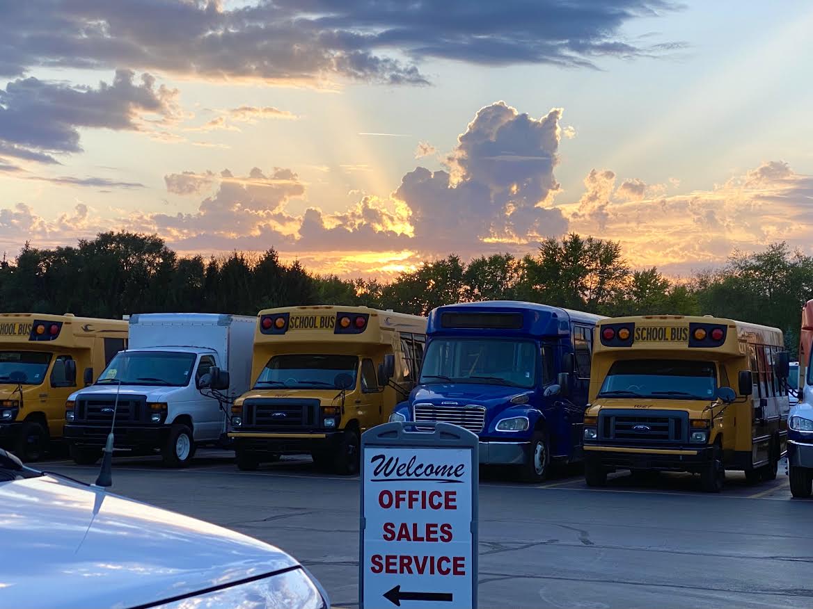 SignatureTrkCtr's tweet photo. Let the Weekend begin!
.
.
.
#buslife #Skoolie #skoolielife #busconversion #theweekend #boxtruck #mobility #mobilityvan https://t.co/bPEbYBFtKZ
