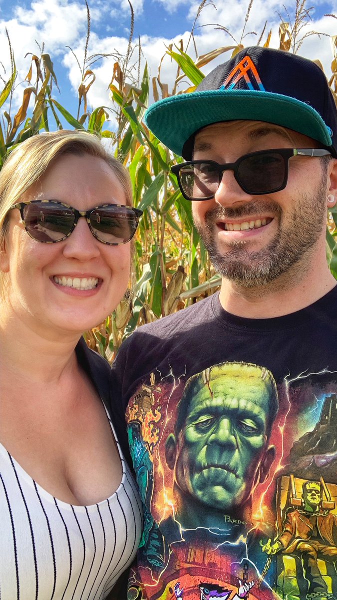 RussLyman's tweet photo. Corn maze with the Wife 😁🌽#cornmaze #october #fall #halloween https://t.co/ROB3mPeX1U