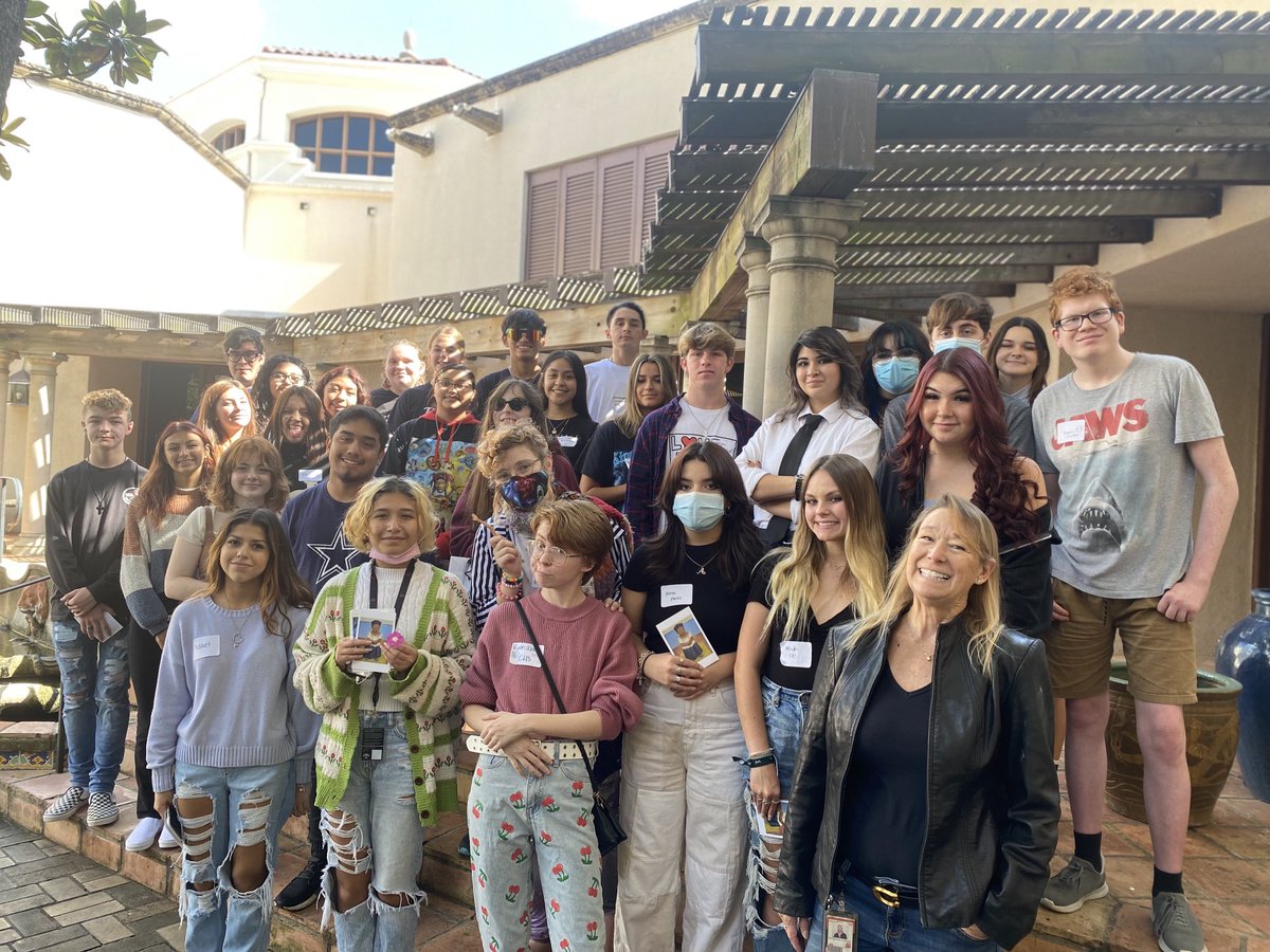 CHS_Deatherage's tweet image. Awesome field trip! The learning continues. Students will upload their favorite art piece so we can discuss it.  #ComalFineArts #learninginperson #McNay ⁦@CHSJOURNALISM1⁩ @DavissonDustin⁩ ⁦⁦@MrsWoodrom⁩ ⁦⁦@Supt_comalisd⁩