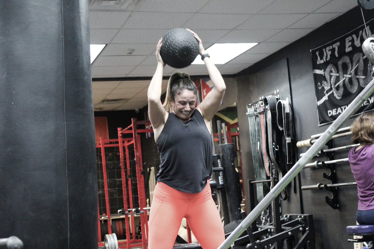 creativebeam's tweet photo. “Push harder than yesterday if you want a different tomorrow.”
📸 🏋️♀️
#photography #photooftheday #photographer #levelupstudio #fitnessmotivation #gym #photos #deadlift #strongerforlife #dumbellworkout #pushyourself #dedication https://t.co/EjrU5xoMqU