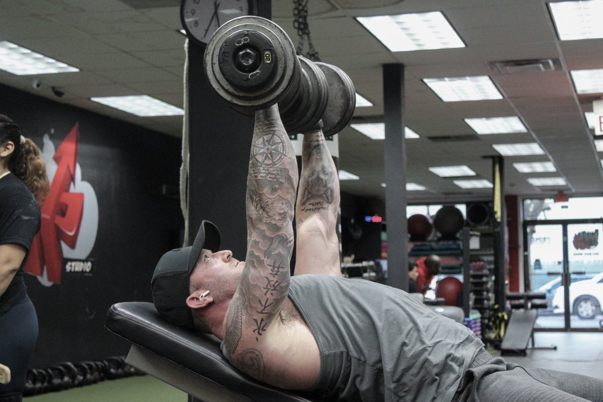 creativebeam's tweet photo. “Push harder than yesterday if you want a different tomorrow.”
📸 🏋️♀️
#photography #photooftheday #photographer #levelupstudio #fitnessmotivation #gym #photos #deadlift #strongerforlife #dumbellworkout #pushyourself #dedication https://t.co/EjrU5xoMqU