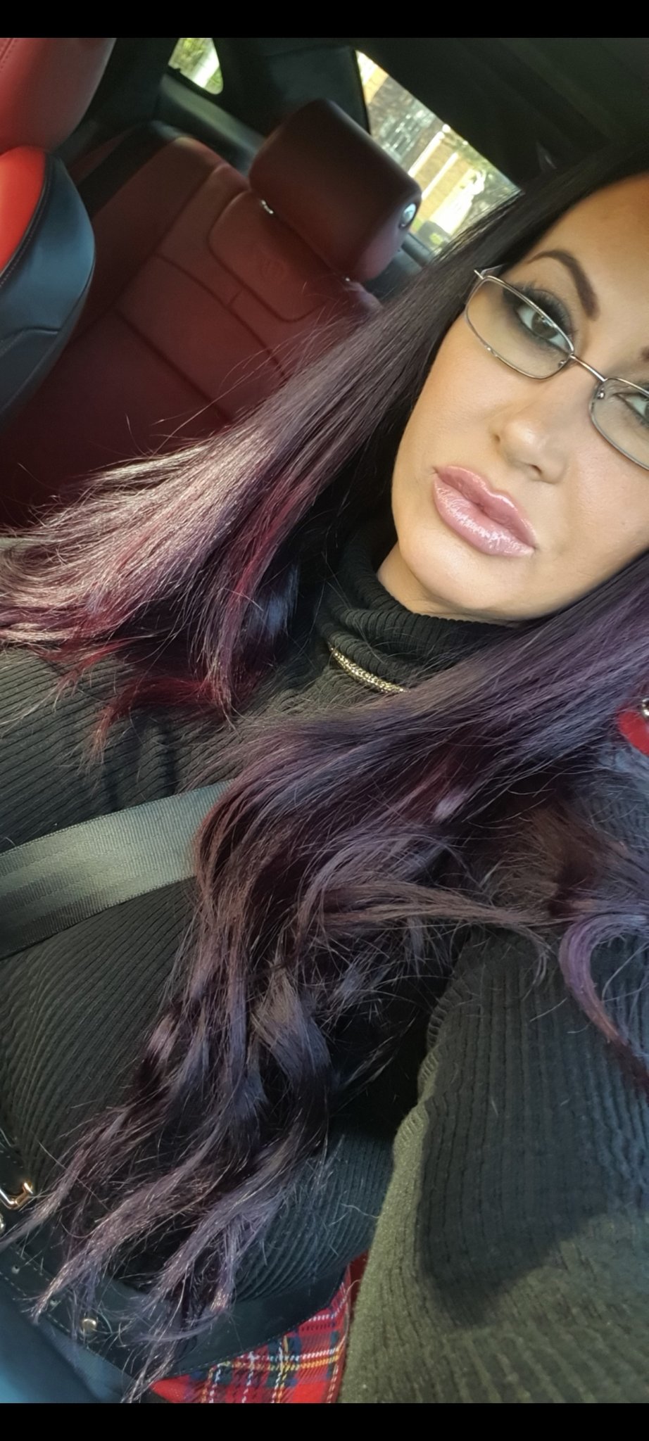 TW Pornstars - EmmaButt. Twitter. Girls who like red....love to give