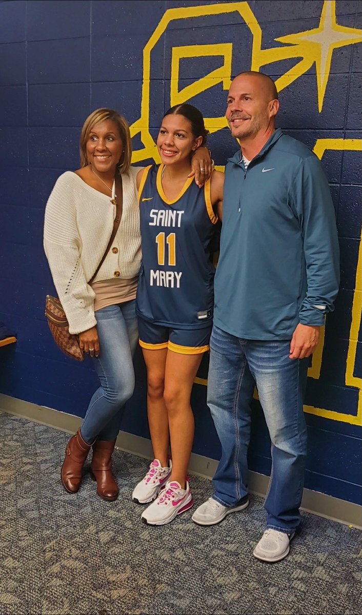 Extremely grateful for the USM coaching staff and basketball team for having me out on an amazing visit today. Thank you so much for having me!! <a href="/TCGBB/">Timber Creek Lady Falcons</a> <a href="/lawrenck2001/">Kevina Lawrence</a> <a href="/txelitebball/">Texas Elite Basketball</a> <a href="/ntxfinest/">Cary Noble</a> <a href="/AndyKelley47/">Andy Kelley</a> <a href="/USMSpireWire/">Saint Mary</a> <a href="/USM_WBB/">Saint Mary Women’s Basketball</a>