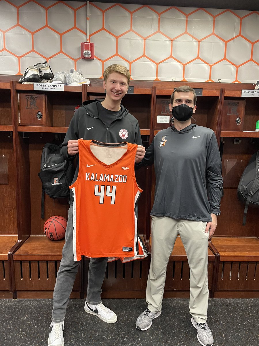 ca4lvin's tweet photo. Thank you coach Giard and the Kzoo staff for your hospitality today! I feel honored to receive an offer from Kalamazoo College! #worktowin @HoopsNorthview @kzoombb https://t.co/I9lD69HwkJ