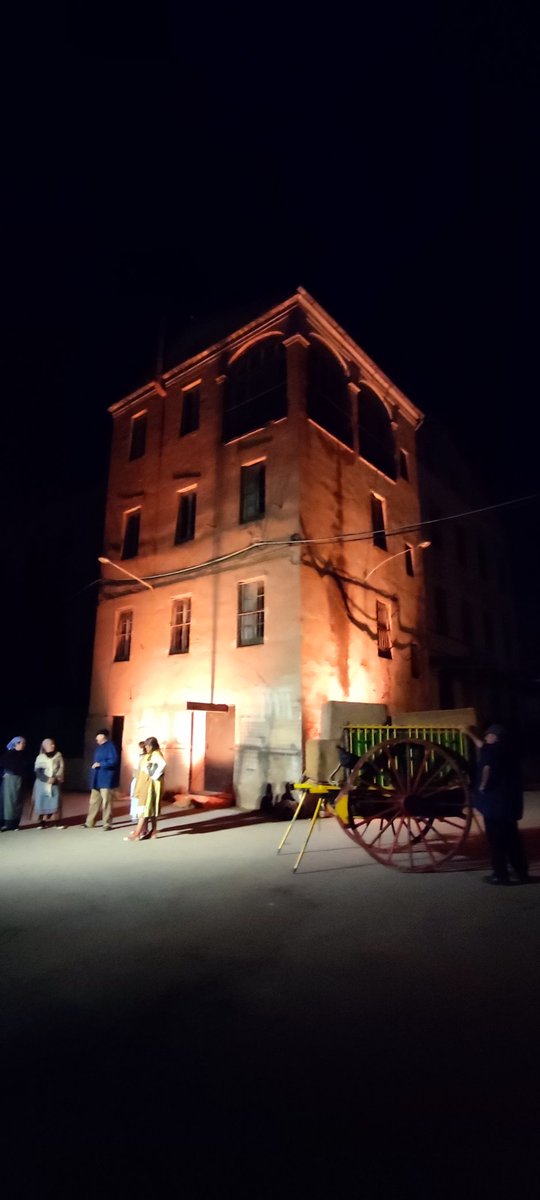 <a href="/Embarrats/">Embarrats</a> reviu! El cor ❤️de les fàbriques batega! <a href="/SantJoanV/">SantJoanVilatorrada</a>! Bon cap de setmana de Fira #recuperarelsorigens #vilatorrada🥰