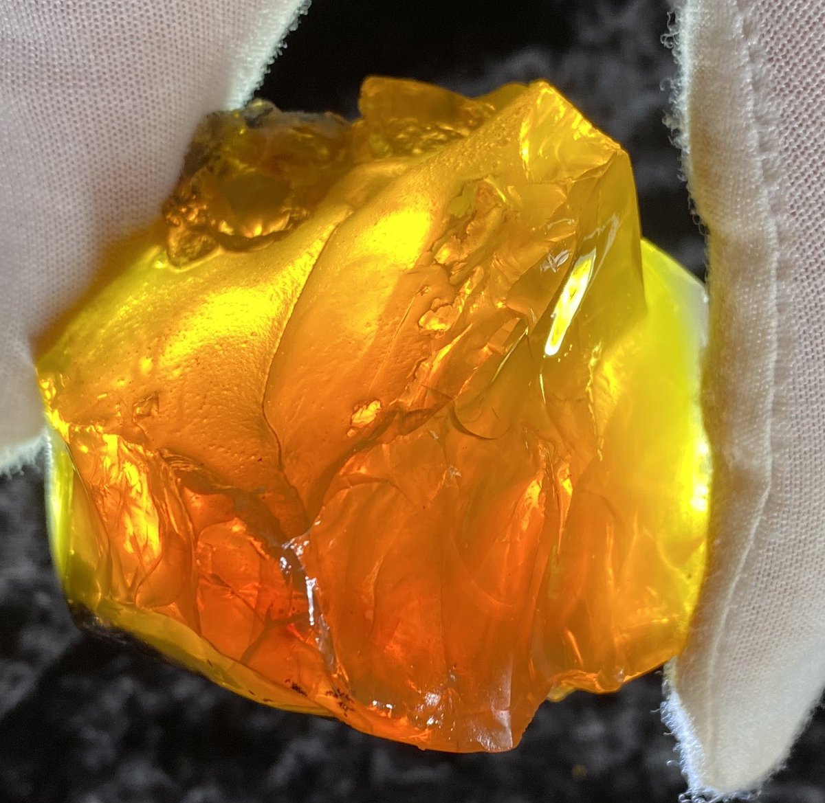 OutlawRocksGems's tweet photo. 167 gram Oregon fire opal rough mined by Outlaw Rocks. This opal is all natural. $167 with $9.20 US or $18 worldwide shipping. https://t.co/9pghD3pVXD https://t.co/wILmdYfqsq