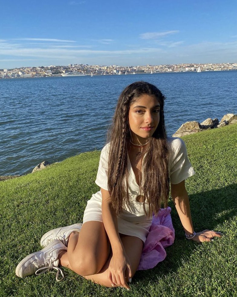 thinksnour's tweet photo. pretty pretty pretty nour <3 https://t.co/TiVSHh6tlT
