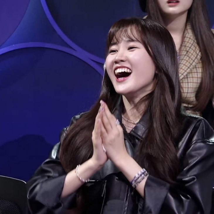 A yunji tava no ep final do girls planet! Ela tava tão fofa cm essa franja<3
cr:<a href="/DAILYYUNJI/">DAILY ARA</a> 
#LeeYunji girls planet