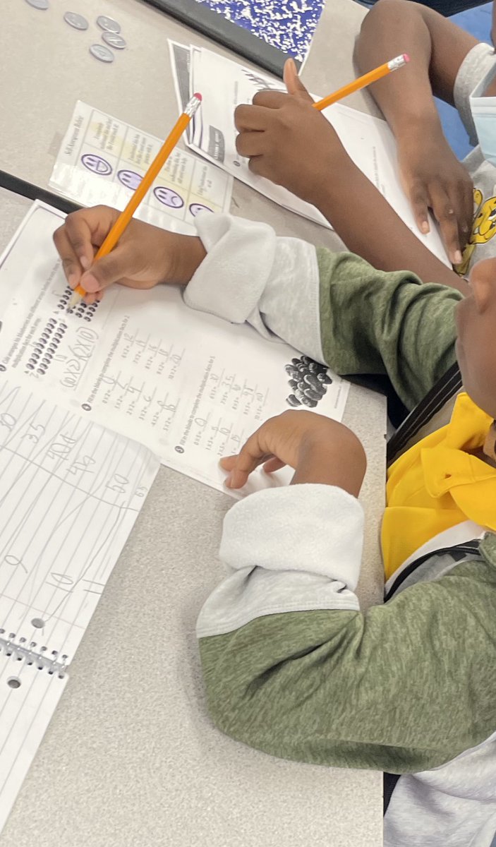 arielmcdaniel23's tweet photo. Norm #2 Show your work……. I love watching students authentically work to problem solve. #itsthemathforme @JamesJaguars1 #OneTeamOneVisionOneGoal https://t.co/2KdhSdiYL7