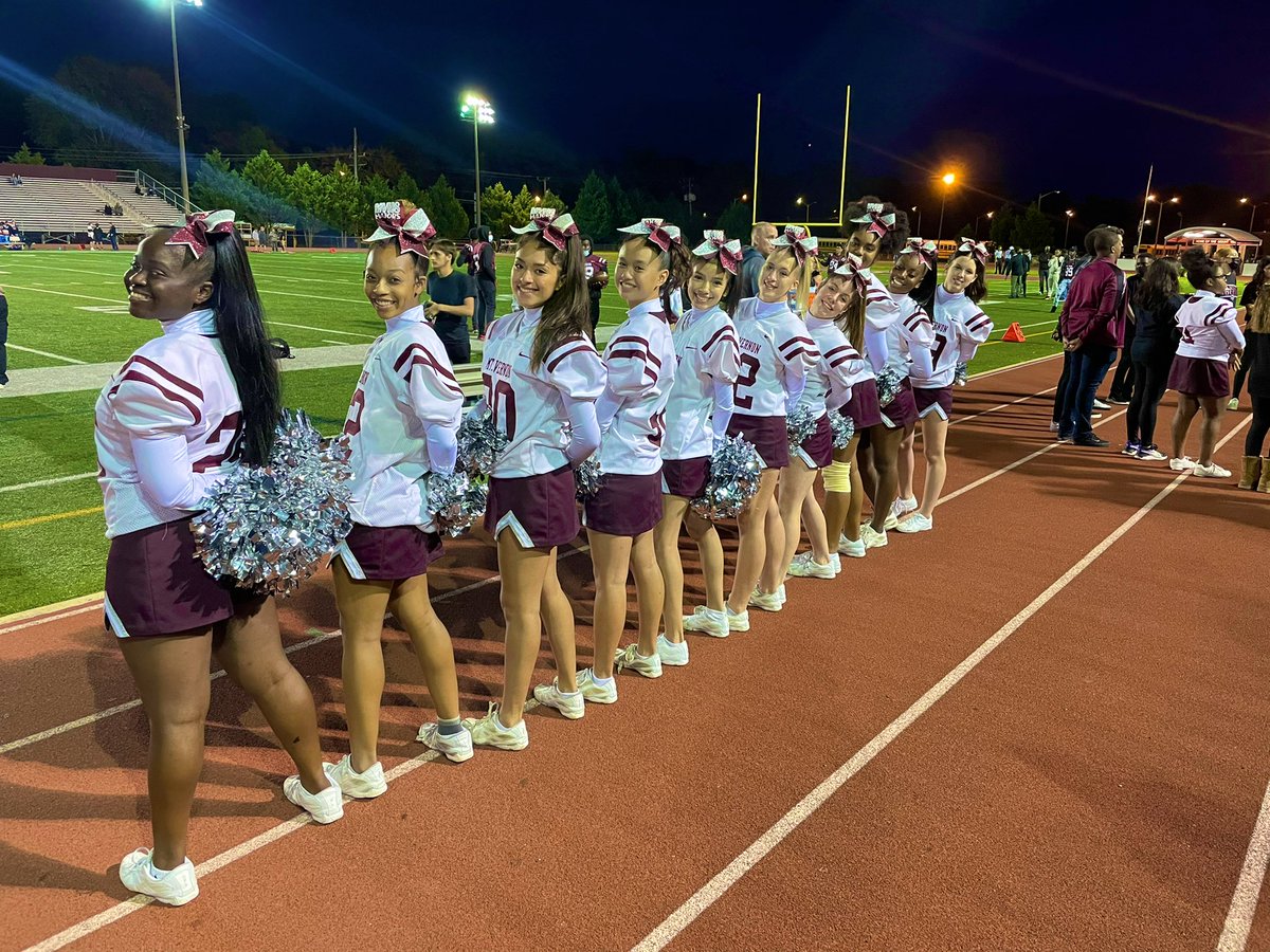 MVCoachCourtney's tweet photo. Homecoming ❤️📣 #BeatTheEagles  #MajorCheer https://t.co/UWBrS4FrZe