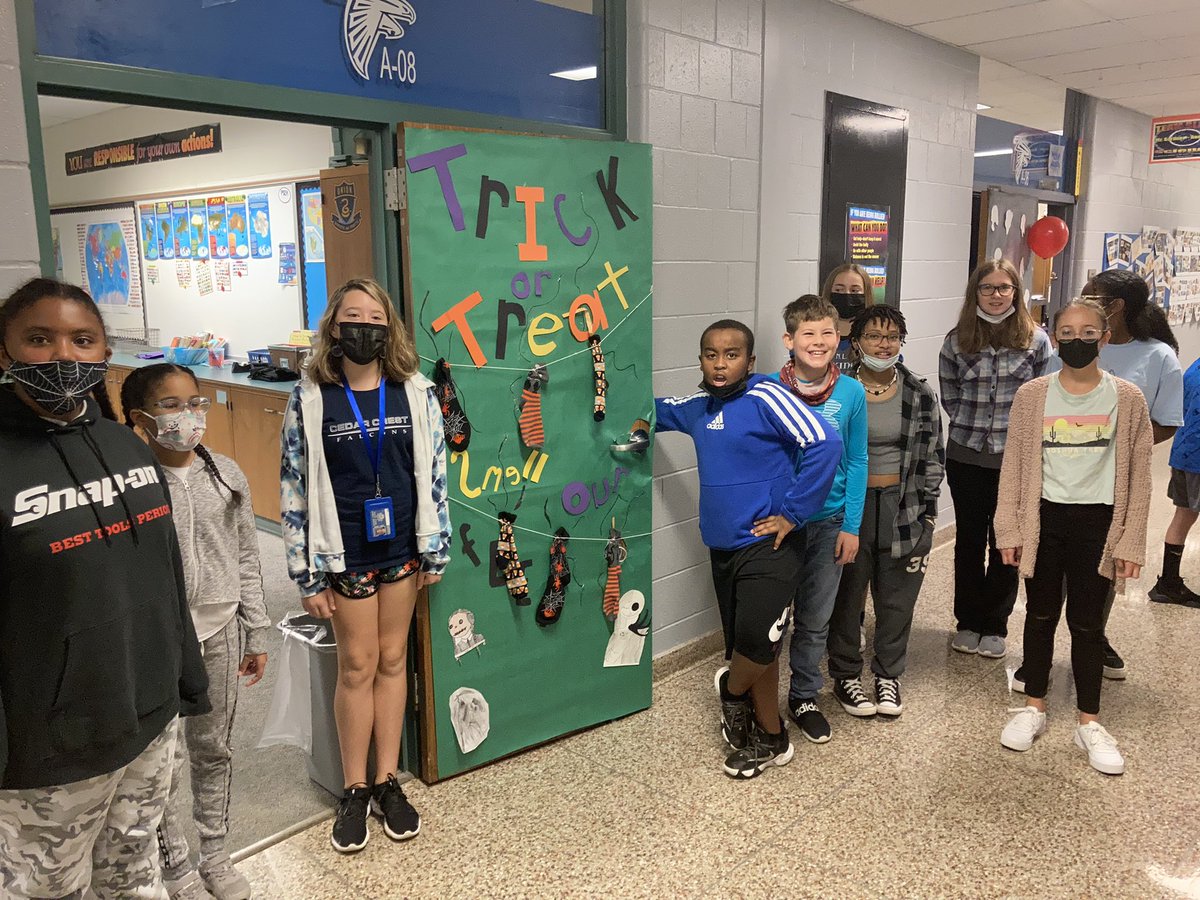 MrRuggCCMS's tweet photo. Weโre building #CommUNITY on @ccmsironmasters by designing, presenting our ideas, voting for the plan, organizing the team to create, and finally implementing our double-sided #FalconSCARE door! #ForgingFriendships https://t.co/7rq4o9aAWe