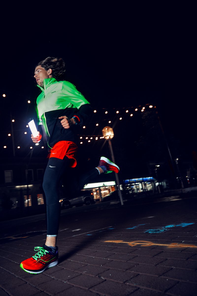 MoustacheMiler's tweet photo. Be safe while running at night 🌙 Run with a light source and bright/reflective clothing like this awesome @SauconyCanada gear  🏃🏃‍♀️ Run with a partner or in groups in well-lit streets. Got tips for night runs? Share them with us!

#vancouver #momiler #runningtips #morethanmiles https://t.co/JvmAbfpl70