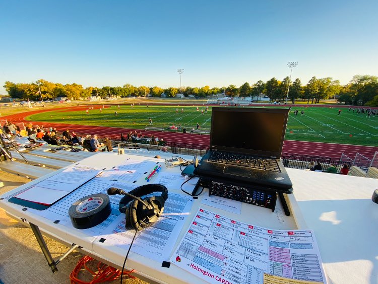 colereif's tweet photo. Hoisington 🏈 motors up to Beloit tonight to take on the Trojans with the district championship on the line! 

Pregame show at 6:30 pm, kickoff at 7:00. 

📻Follow along on 100.7 FM or https://t.co/DZD40OnLtJ. #ChirpChirp 

@KansasPxPSounds @Cardinals_HHS #kpreps https://t.co/zFdPwadQUP