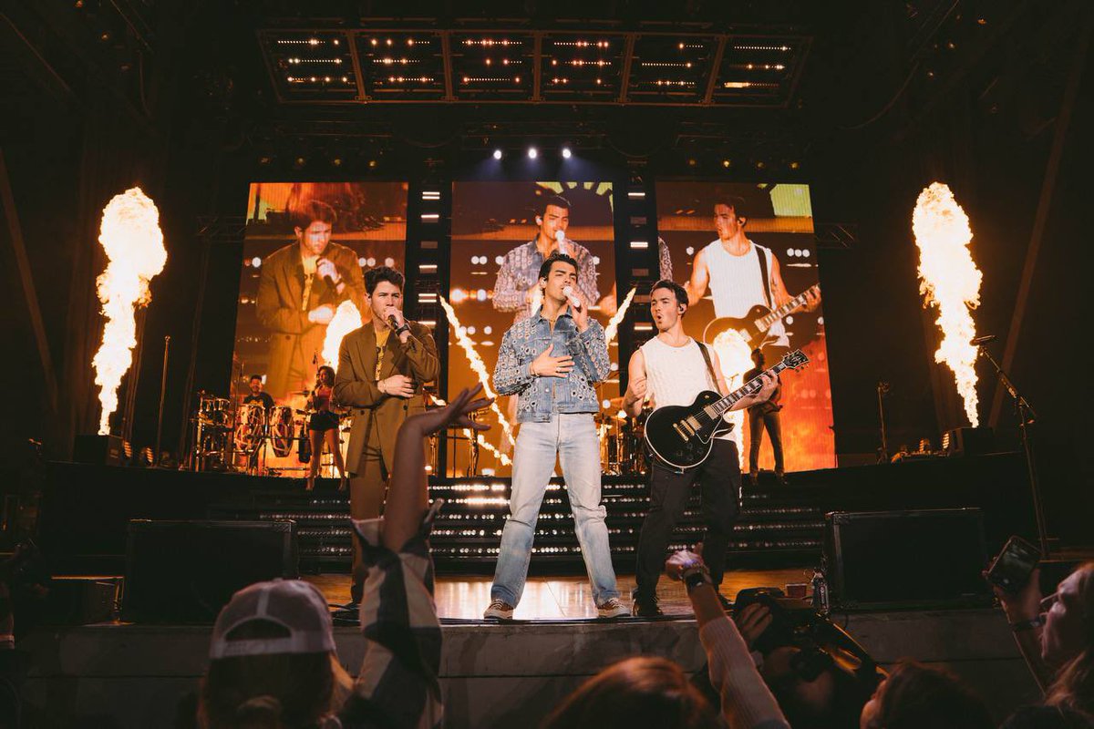 jonasbrothers's tweet photo. Few photos from last night’s show in Arkansas. We’ve got Dallas tonight and Houston tomorrow! Let’s go!! #RememberThisTour https://t.co/wPxybTesq8