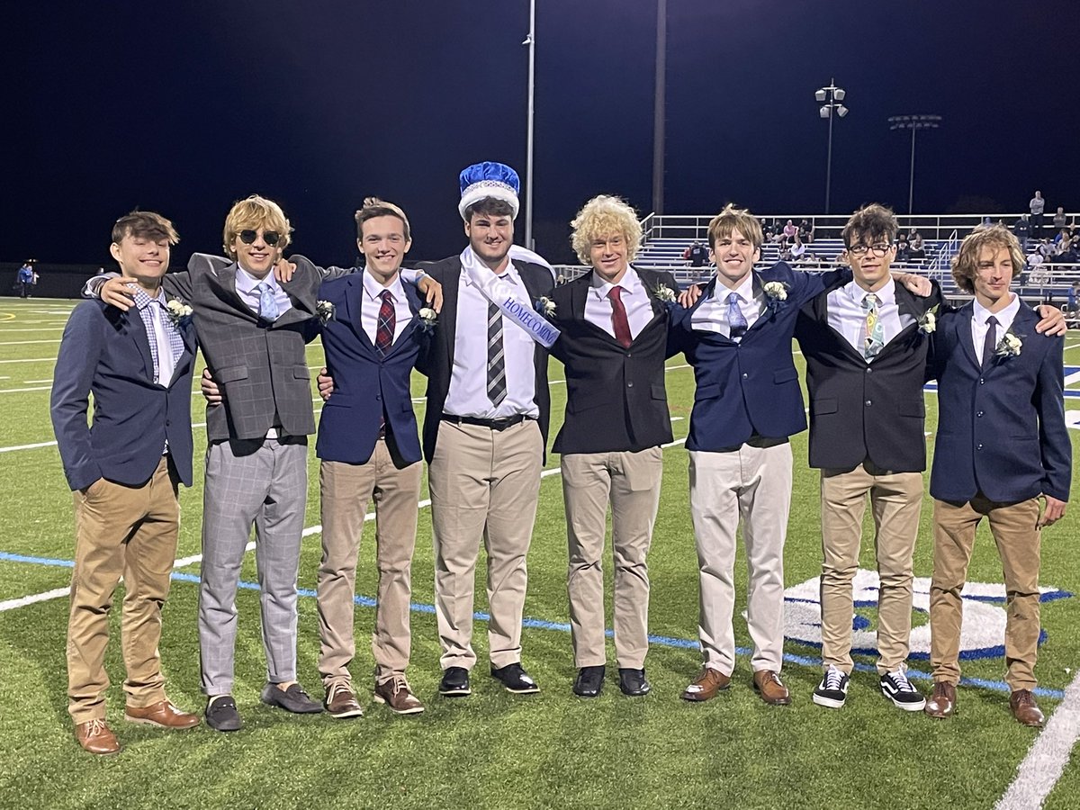 lshspioneers's tweet photo. Congratulations to the 2021 @lshspioneers Homecoming King Court! Shout out to the #hoco2021 King, Nick Del Grande and First Runner-Up, Andrew Reidenbaugh and Second Runner-Up, Chad Royer! #lspioneers #hocoking https://t.co/Bqv22Mwn0l