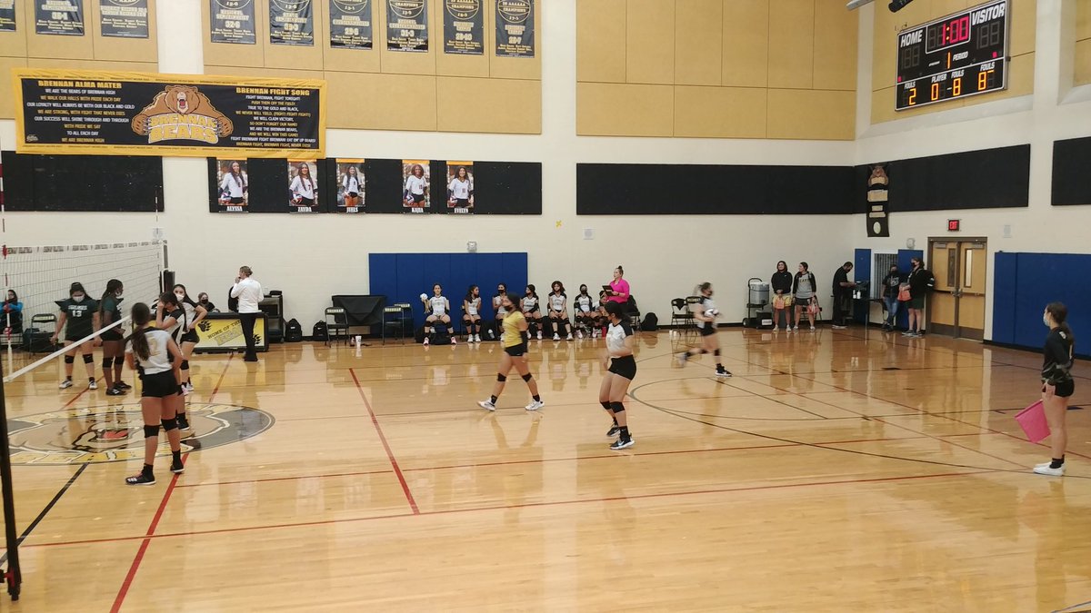 PinateachGT's tweet photo. Awesome coaching! Go Brennan Bears! @WeGoPublic @BrennanBearsVB @NISDBrennan https://t.co/LsvfRJdhXP