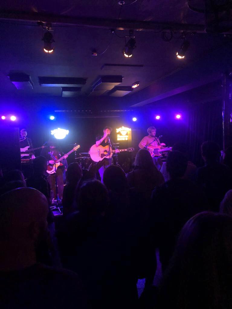 13 days post surgery on the Crown Jewels and I can now confirm your balls feel bass... 🍒Excellent (yet slightly tender) gig from <a href="/marksharpmusic/">Mark Sharp & The Bicycle Thieves</a> 🙌