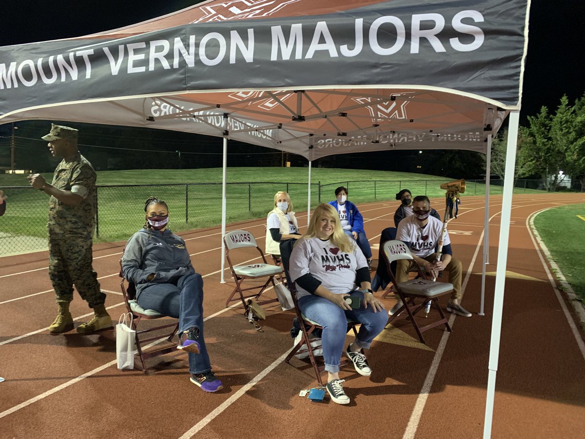Karen4Schools's tweet photo. Pyramid principals supporting MVHS Majors ⁦@FCPSR3⁩ ⁦@MVMAJORS⁩ ⁦@WashMillES⁩ ⁦@woodleyhillses⁩ ⁦@WoodlawnES⁩ ⁦@FtBelvoirES⁩ ⁦@MtVernonWoods⁩ ⁦@W_WhitmanMS⁩ https://t.co/C9lMpyDf2M