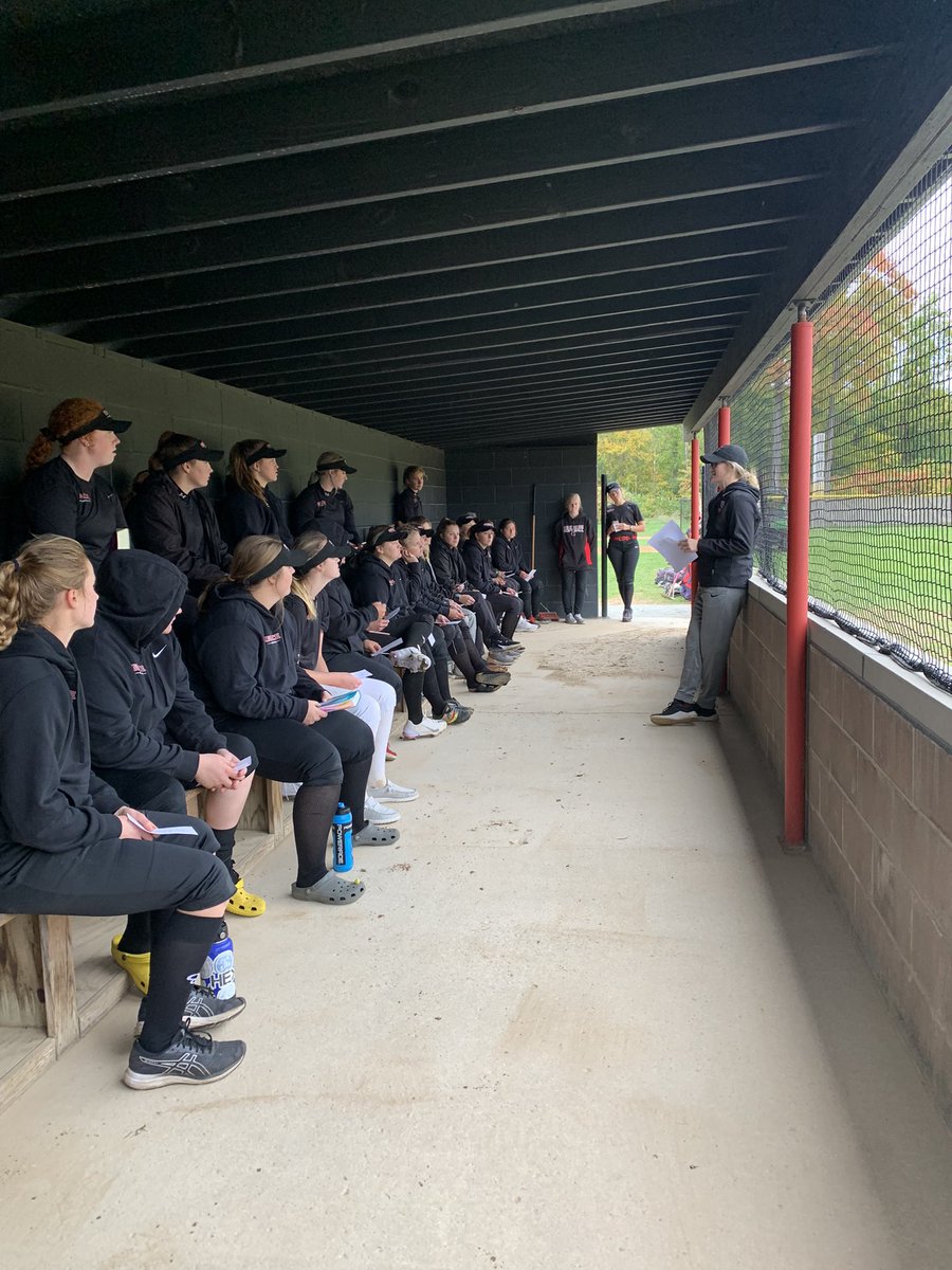 GC__Softball's tweet photo. Bethany Gardner sharing her devotion this week! A great reminder to be thankful each day.
#LancerUp | #LancerSB
@bethany6gardner https://t.co/CjU8PRDNXP