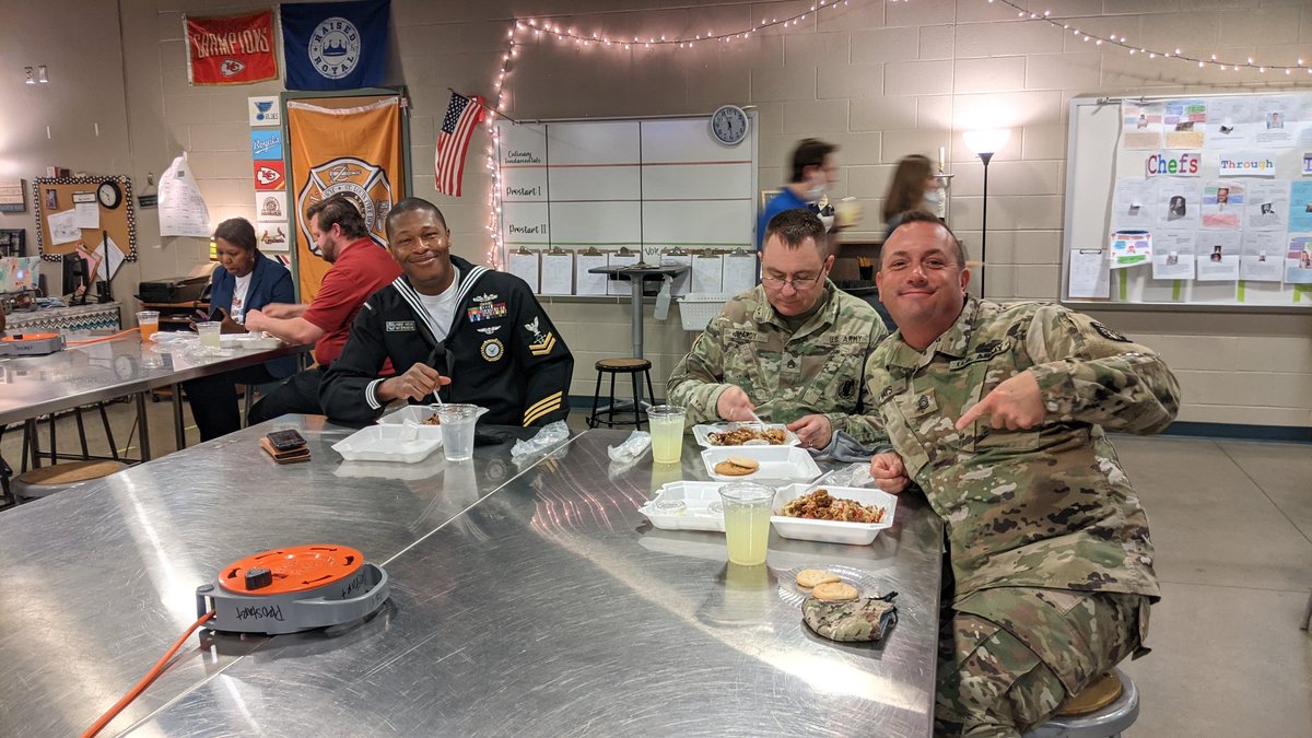 BeltonAcademies's tweet photo. ProStart and FCCLA had their first catering event this year. All agreed the food was delicious!
#CulinaryPathway
#NavigatingNew Horizons https://t.co/GTCETl22hL