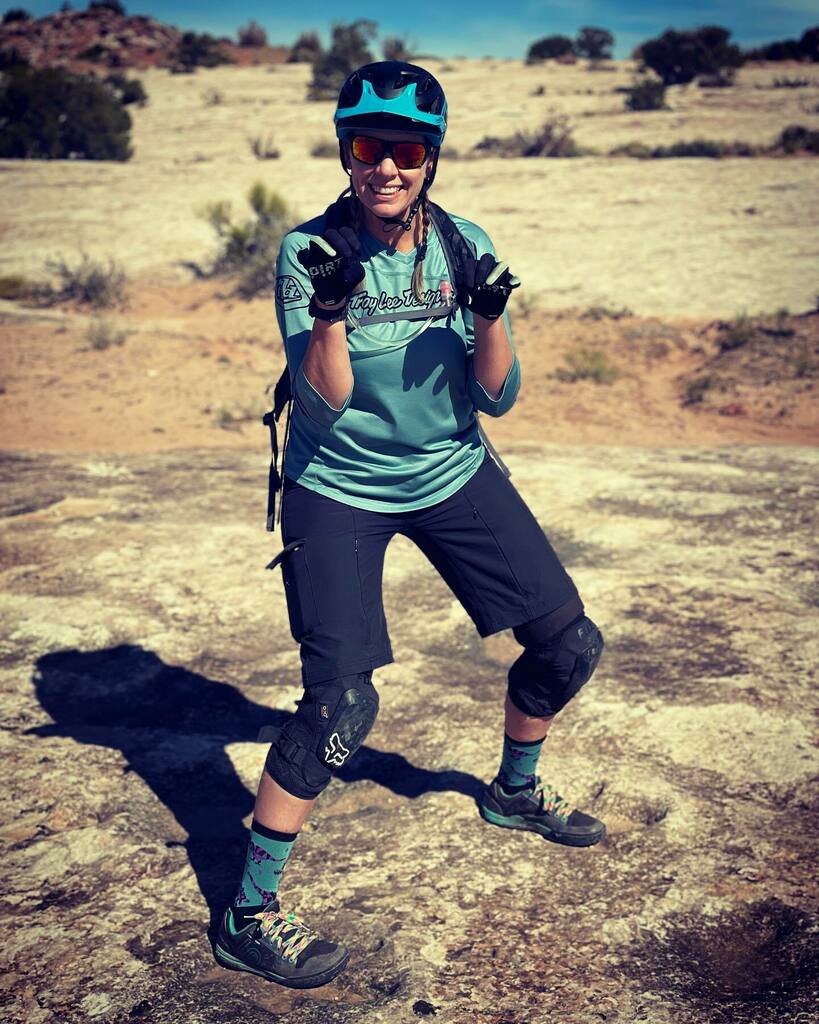 Rawr
.
.
#moab #dinosaurtracks #shredly instagr.am/p/CVWSDTavLYK/