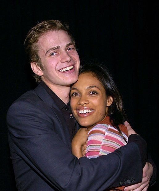 sw_tweets's tweet photo. Rosario Dawson confirms Hayden Christensen is joining #Ahsoka https://t.co/AwJytS5SKa