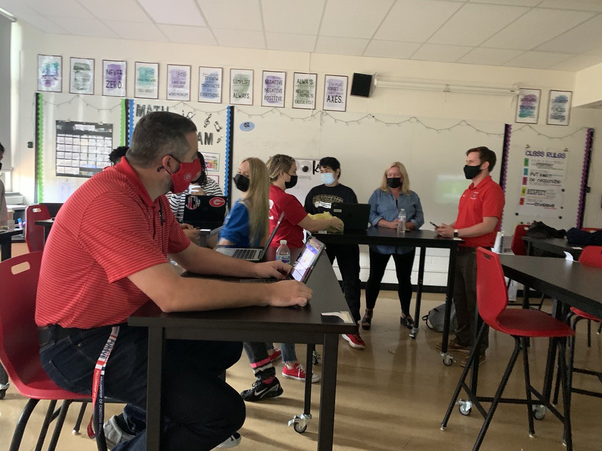 MrsPrinz_AP's tweet photo. Fun Friday Gimkit in Mrs. Durham’s class. #TeddyGraham sulking after losing @mrbryant_3.   @GrahamRedDevils @RevondaJ @DaveWilsNC @amcclary https://t.co/chTAzqSdGw