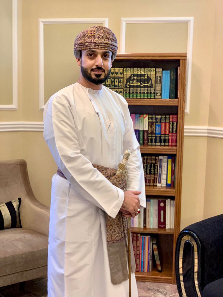 hilalalyaqoobi's tweet photo. أبارك لاخي وعضيدي @khalidyaqoobi98 عقد قران ولده الهيثم بن خالد بن سعود اليعقوبي على من أختارها لتكون شريكة حياتة .. اسأل الله لهما الحياة السعيدة والذرية الصالحة . الف مبروك الشيخ @Alhaitham_0 https://t.co/w54idICE7x