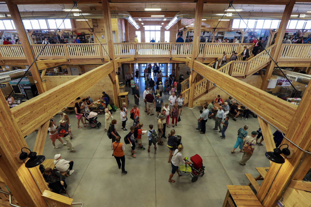 BotanicalProp's tweet image. WELCOME BACK! We are set up in our NEW location at the @stjacobsmarket in the main building on the 2nd floor Mezzanine❤ Open every Thursday and Saturday from 7am-3:30pm. 
#handmade #shoplocal #BathBombs #soycandles #sugarscrubs #coldprocesssoap #indiebathandbody @WRAwesome