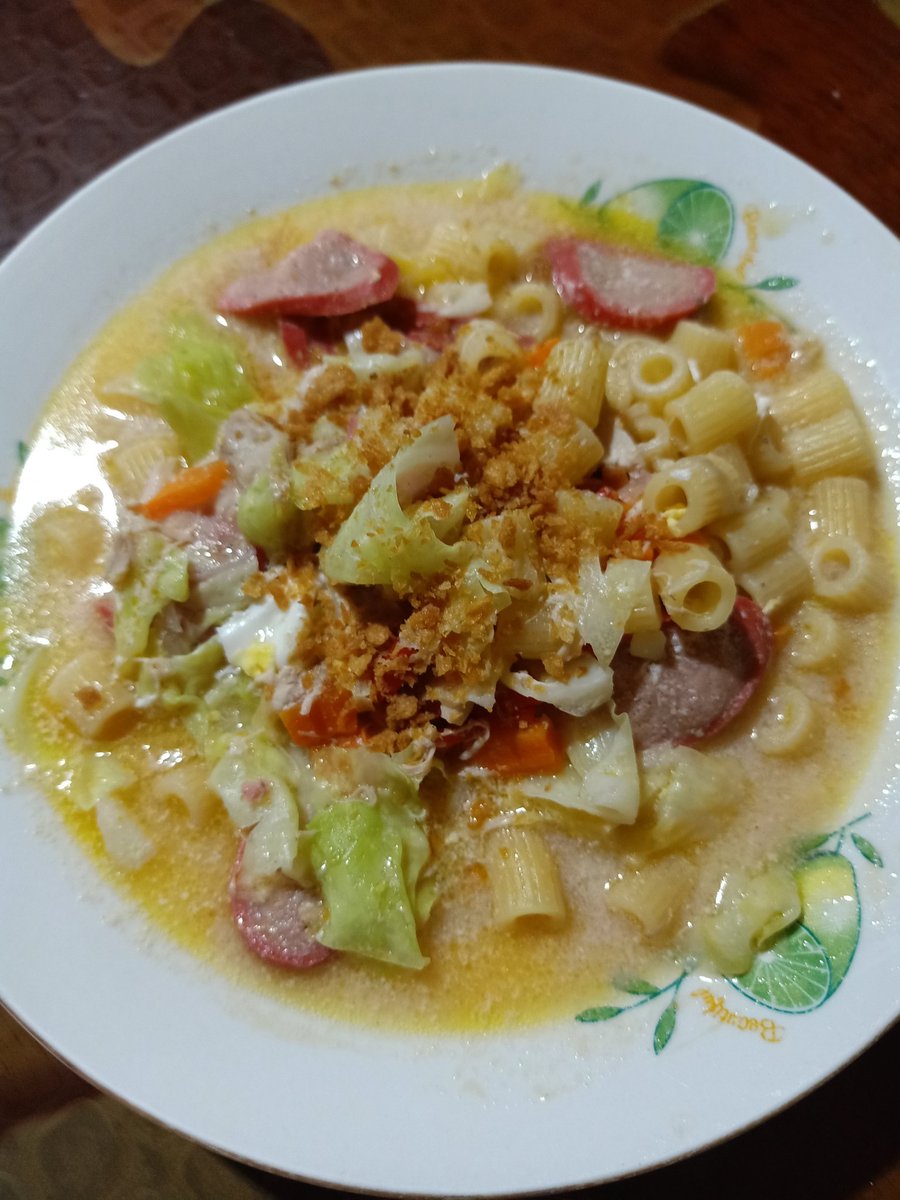 SuvaYen's tweet photo. ✨my Filipino chicken noodles(sopas)✨😋
#BlessedSaturday🙏 https://t.co/gaQUE5ofvb