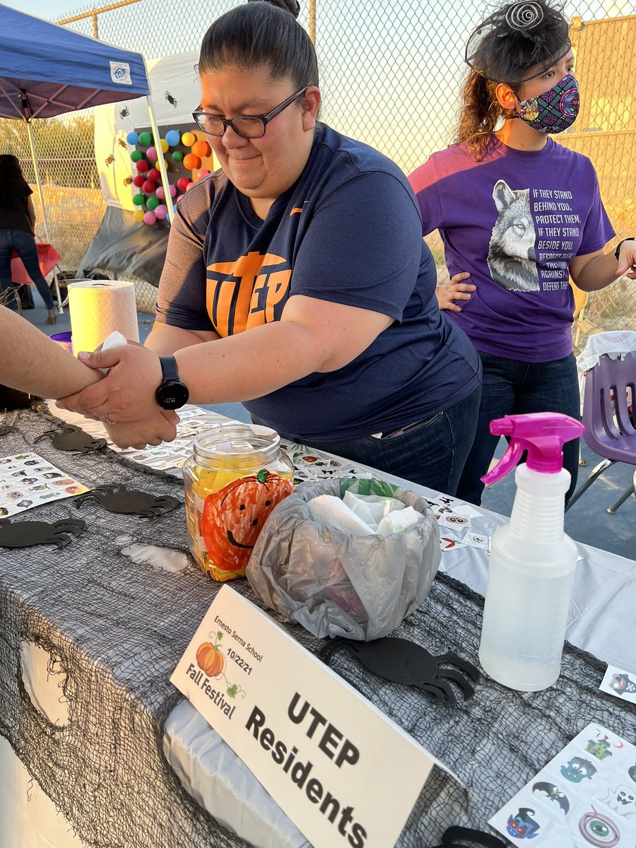 Ljuarez_IES's tweet photo. Super proud to see our @utepcoe Residents participate in our Fall Festival and be a part of our amazing Wolfpack Community! #ProudMoment #WolfpackStrong🐺 #TeamSISD #LeadWithYour❤️ https://t.co/XJUWOUxph7