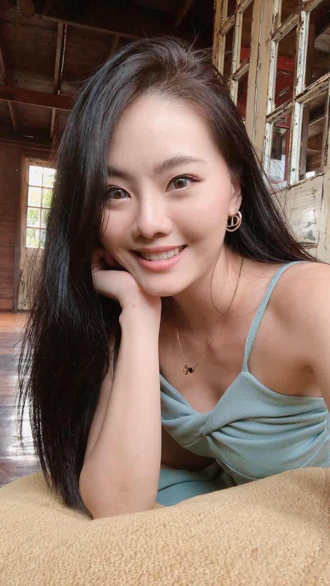 Morning weekend. 💙

คิดถึงก็เข้ามาคุยกันนะ >> qrco.de/nanzii