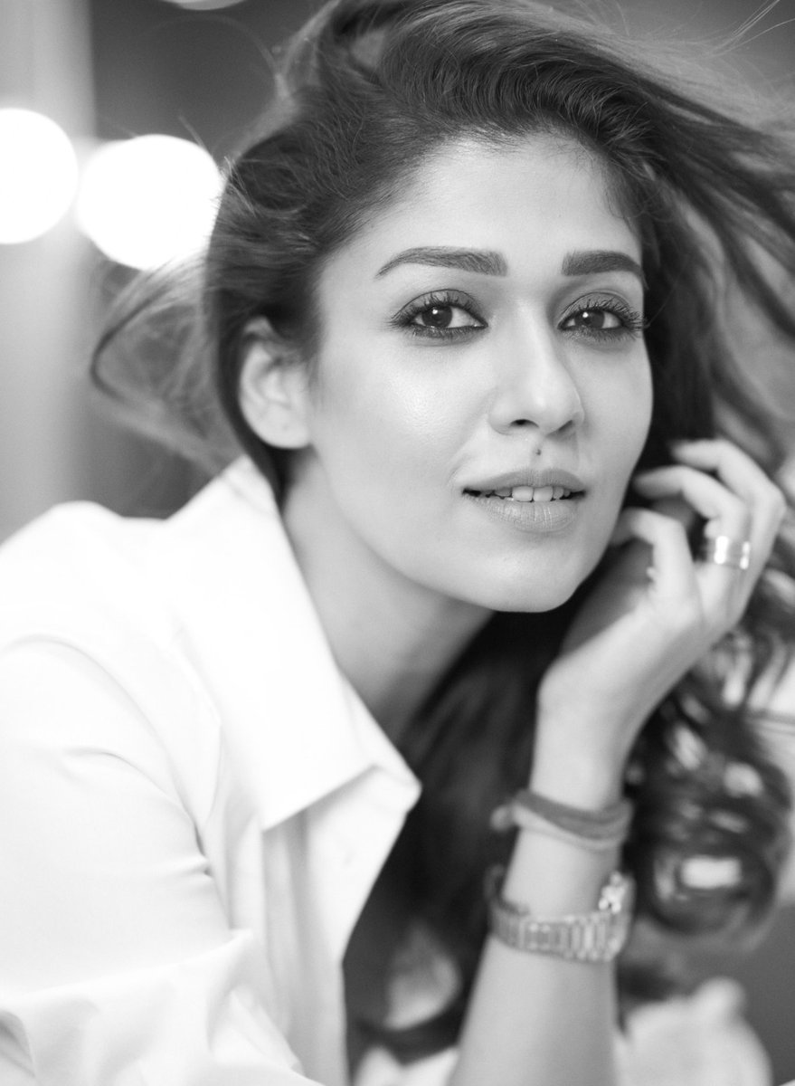 Team_Nayanthara's tweet photo. #PostpackupShoot by @avigowariker 🖤🤍

#Nayanthara https://t.co/PXadTlwPDV