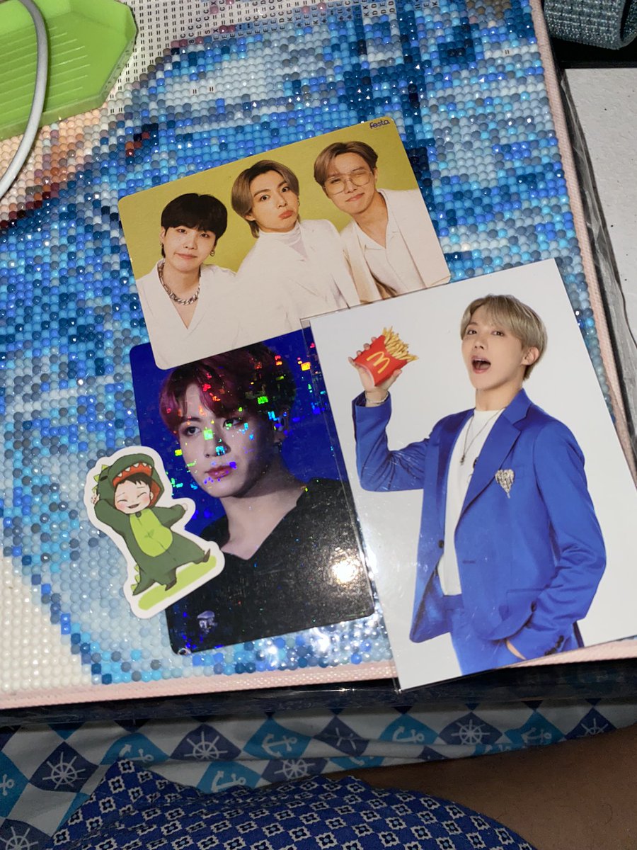 ChoaJo's tweet photo. Thank you @TheAhjummaShop 

Got my Hobi BTSxMCDO… https://t.co/AySBm0dI0z
