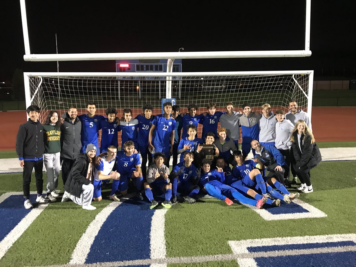 Regional Champs!  4-3 OT victory over Lake Forest.  Valde Nambo w the game winner and an unbelievable team effort!  Off to Sectionals!