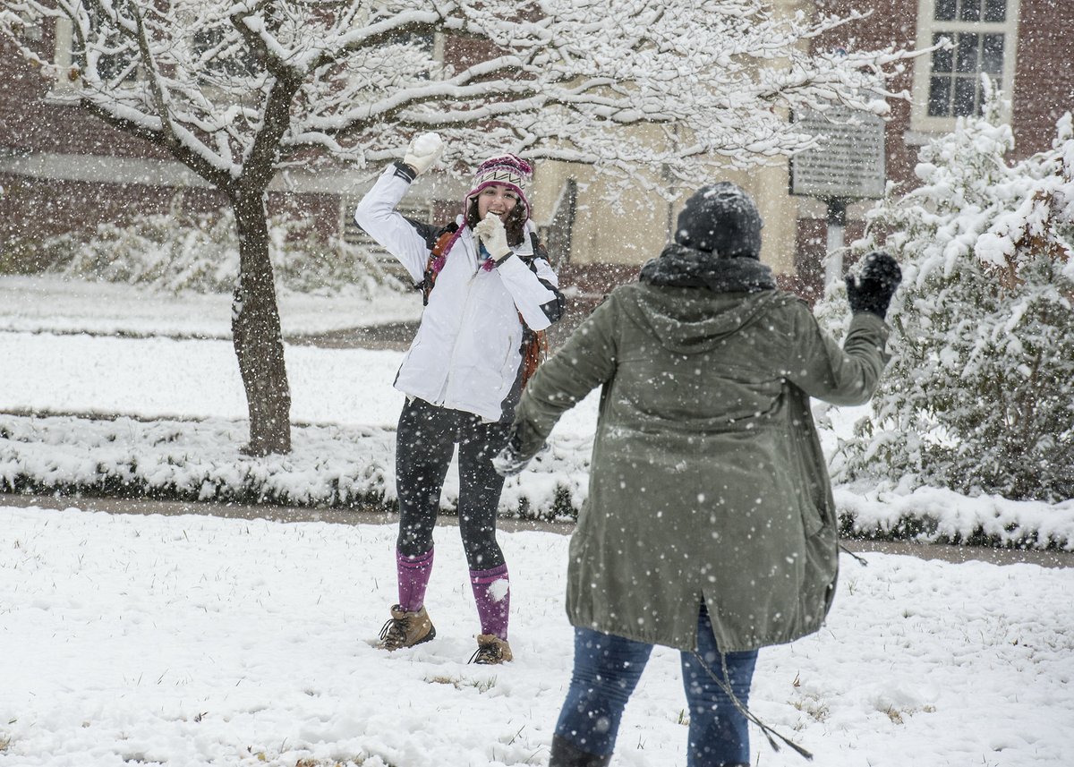 Winter Session enrollment at ETSU begins Nov. 1, 2021. In just four weeks students can earn four credit hours toward their degree.
bit.ly/3jqWrT0