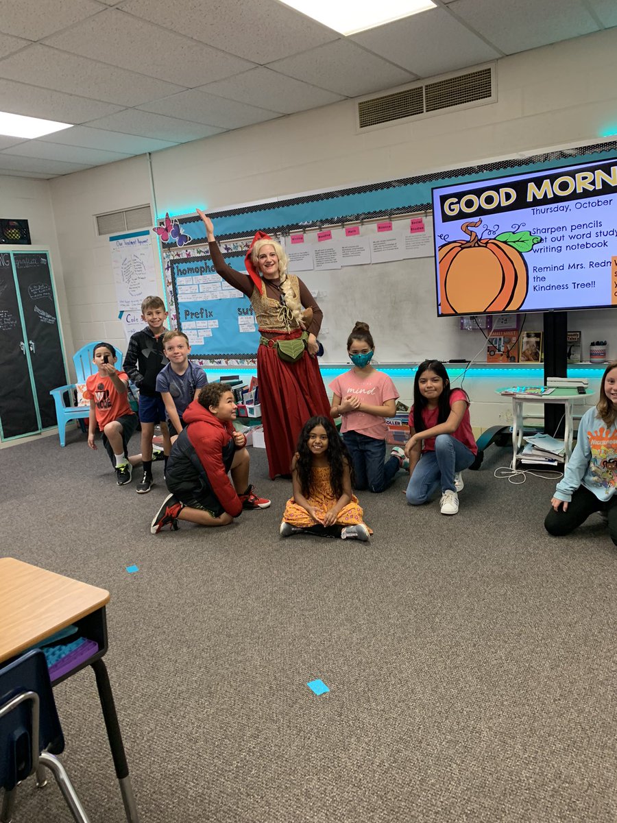RedmonRoos's tweet photo. https://t.co/RHNFpPgUtd Princess Punctuation teaches editing skills. #crockettroos #whyisd  #teachlikeapirate #roosread https://t.co/M3HPOxF0xu