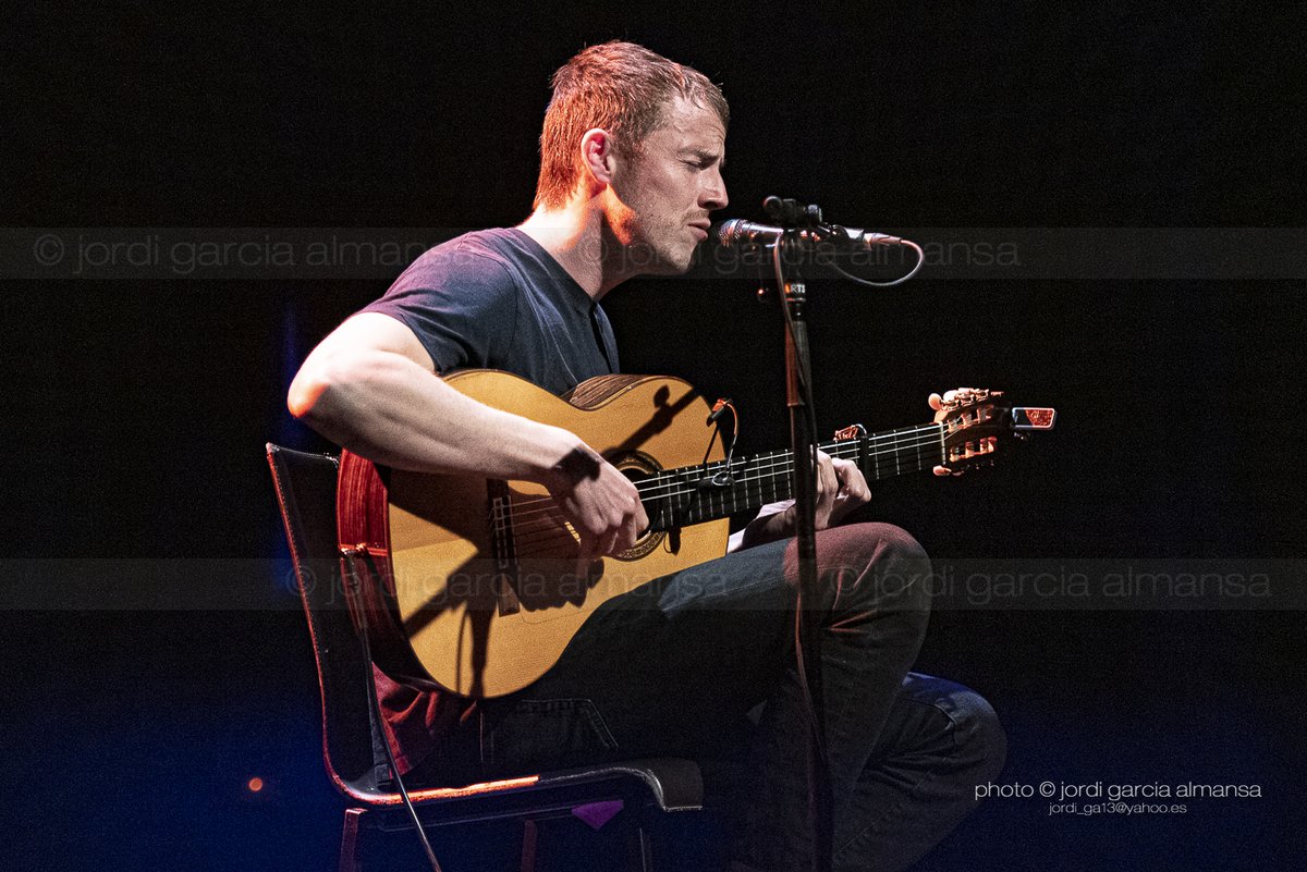 JordiGarciaA's tweet photo. Concierto de Charlie Cunningham en la sala @BARTSbcn dentro del @guitfestbcn @SINGULARseries #guitarbcn2021 22-10-2021 @theprojectbcn @EstrellaDammCat @EstrellaDammEs

 #concert #music #live 
📷: @JordiGarciaA https://t.co/UEANamN7lp