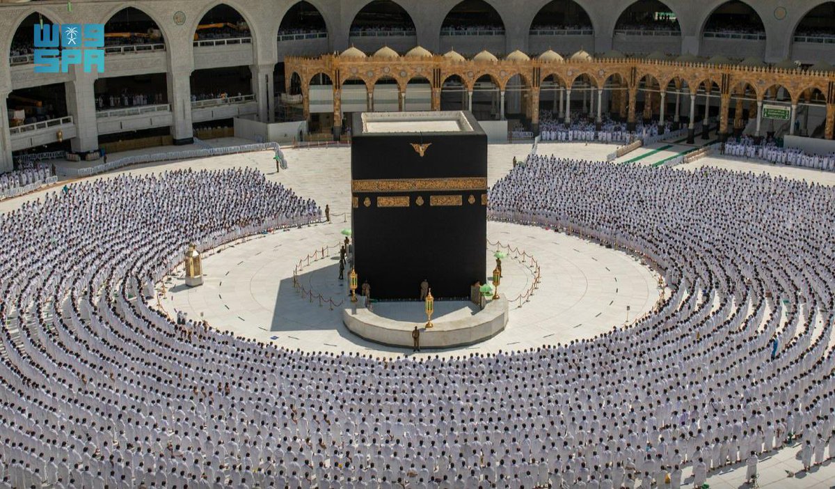 dr_koko28's tweet photo. Sholat jaga jarak berakhir juga di Masjidil Haram.

Selamat! Semoga tetap aman dan sehat2 warga dan pengunjung disana untuk seterusnya. https://t.co/Bkvx9fxYl3