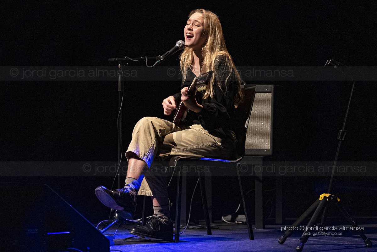 JordiGarciaA's tweet photo. Concierto de Maria Hein en la sala @BARTSbcn dentro del @guitfestbcn @SINGULARseries #guitarbcn2021 22-10-2021 @theprojectbcn @EstrellaDammCat @EstrellaDammEs

 #concert #music #live 
📷: @JordiGarciaA https://t.co/2EnMguy3mh