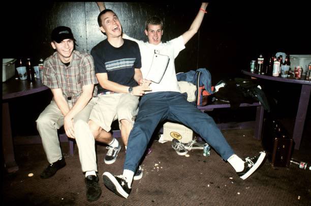 xprettyinpunk's tweet photo. blink-182 @ whisky a go go, LA. 8 october, 1996. https://t.co/TIwoZGcHpa