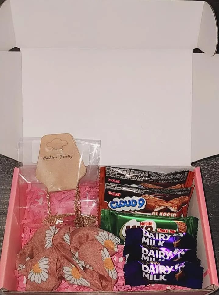 zettygloss's tweet photo. @muazahsyifa Thankyou !
Giftbox murah serendah Rm6 hingga RM25
(Postage tambah Rm6)
boleh request noted ye 💋
dm for your order
https://t.co/hXFxYoPUf0 https://t.co/ZrSojHi8LI