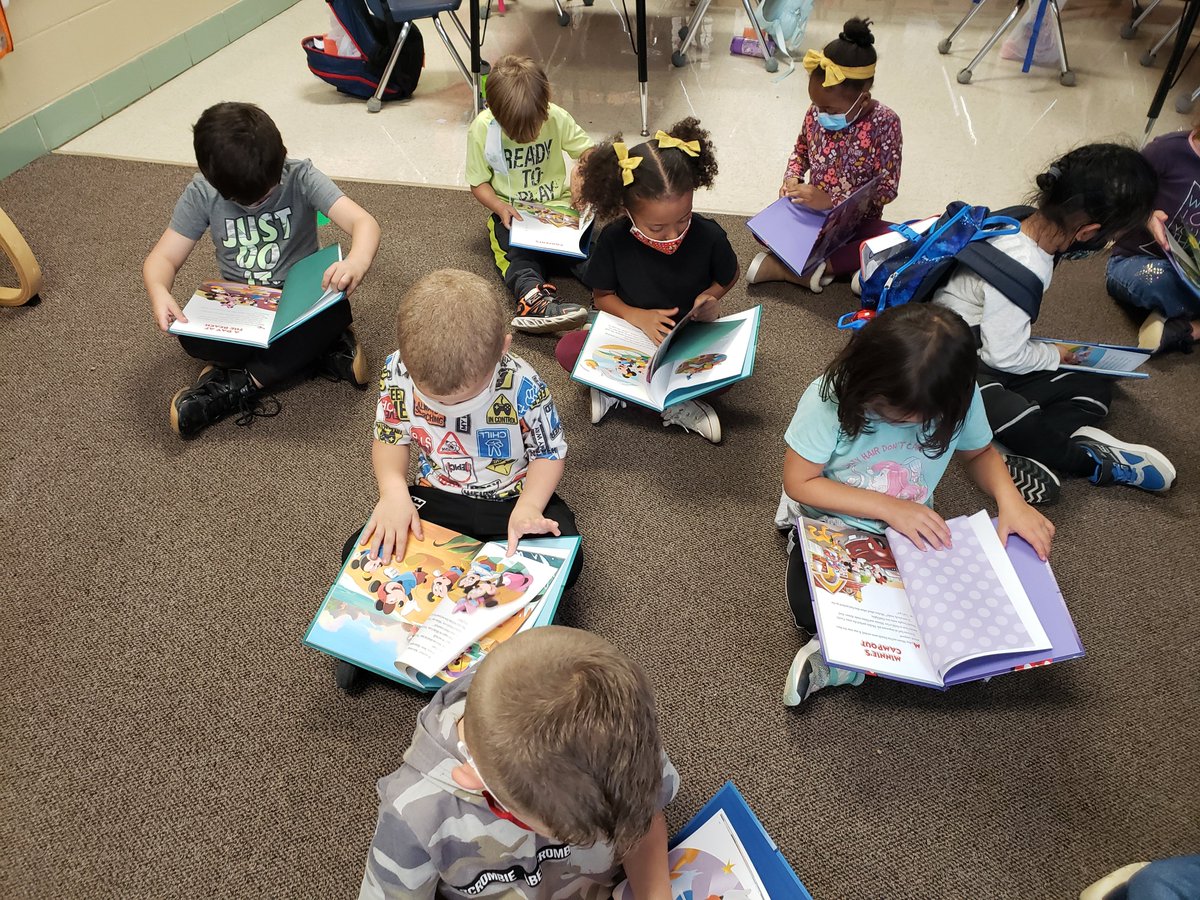PartridgeElem's tweet photo. During our Leader of the Month Assembly today our students had a guest author read to them and they received a Disney book from Blue Star Families. Thank you, Mrs. Kimes, for sharing a love of literacy and a lesson in kindness with us! #PartLeads https://t.co/E74WUp7w8n