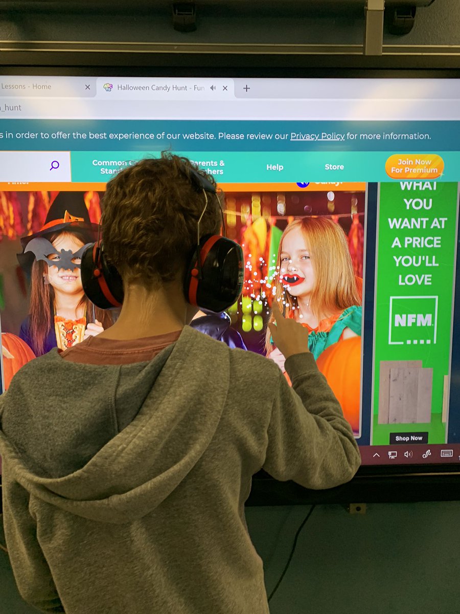 MrsStone2019's tweet photo. Finding and counting the hidden 🍬 on ABCya! One of my students decided to help a friend out 😇 another day closer to Halloween 🎃 https://t.co/EV5q9G7Shq