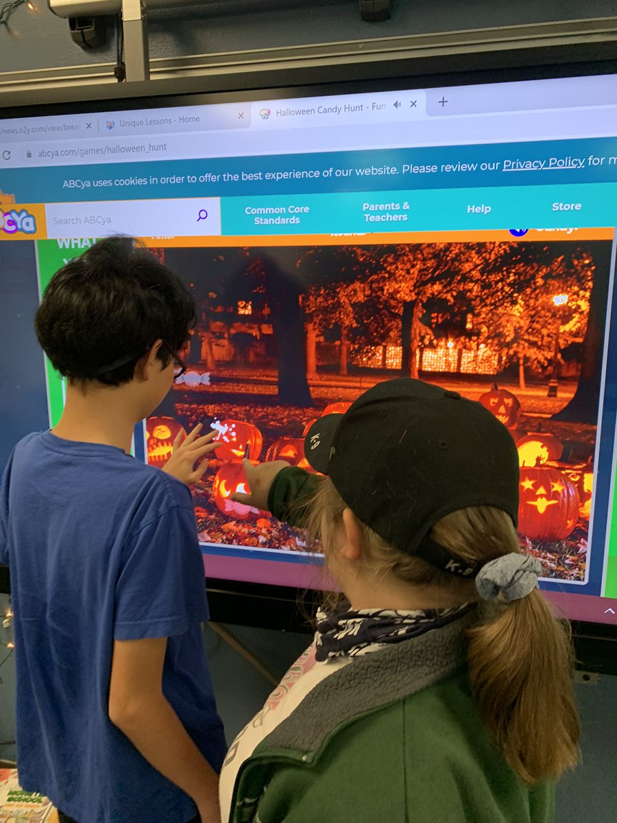 MrsStone2019's tweet photo. Finding and counting the hidden 🍬 on ABCya! One of my students decided to help a friend out 😇 another day closer to Halloween 🎃 https://t.co/EV5q9G7Shq