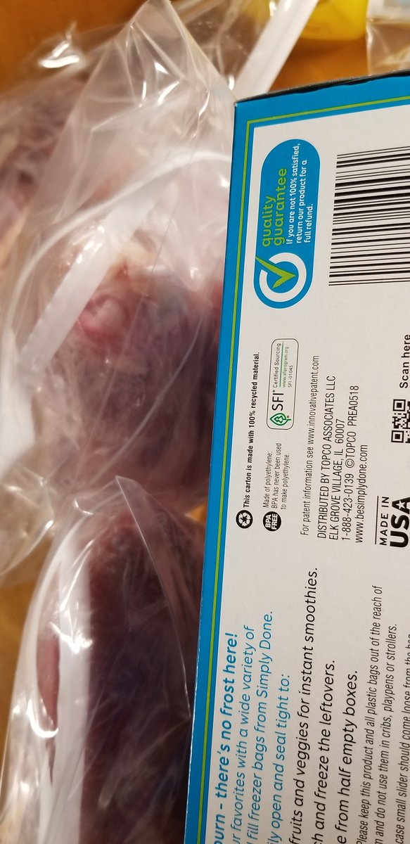 Isaiaheastridge's tweet photo. @HyVee definitely not happy with this quality. Had to double bag and triple bag some turkey. Not overfilled, zipper split before I could even try to close it #DidntFeelTheStongSeal #NoSimplyDone #NotHappy https://t.co/kdQrYZ5qeJ