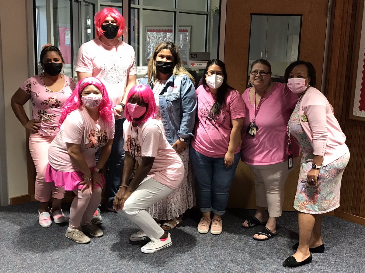 KarinaB15435636's tweet photo. @LiestmanES Chipmunk Staff went all out with our Pink! #BreastCancerAwarenessMonth @AliefISD @MrWagnerNE https://t.co/pAaPSMc3vV