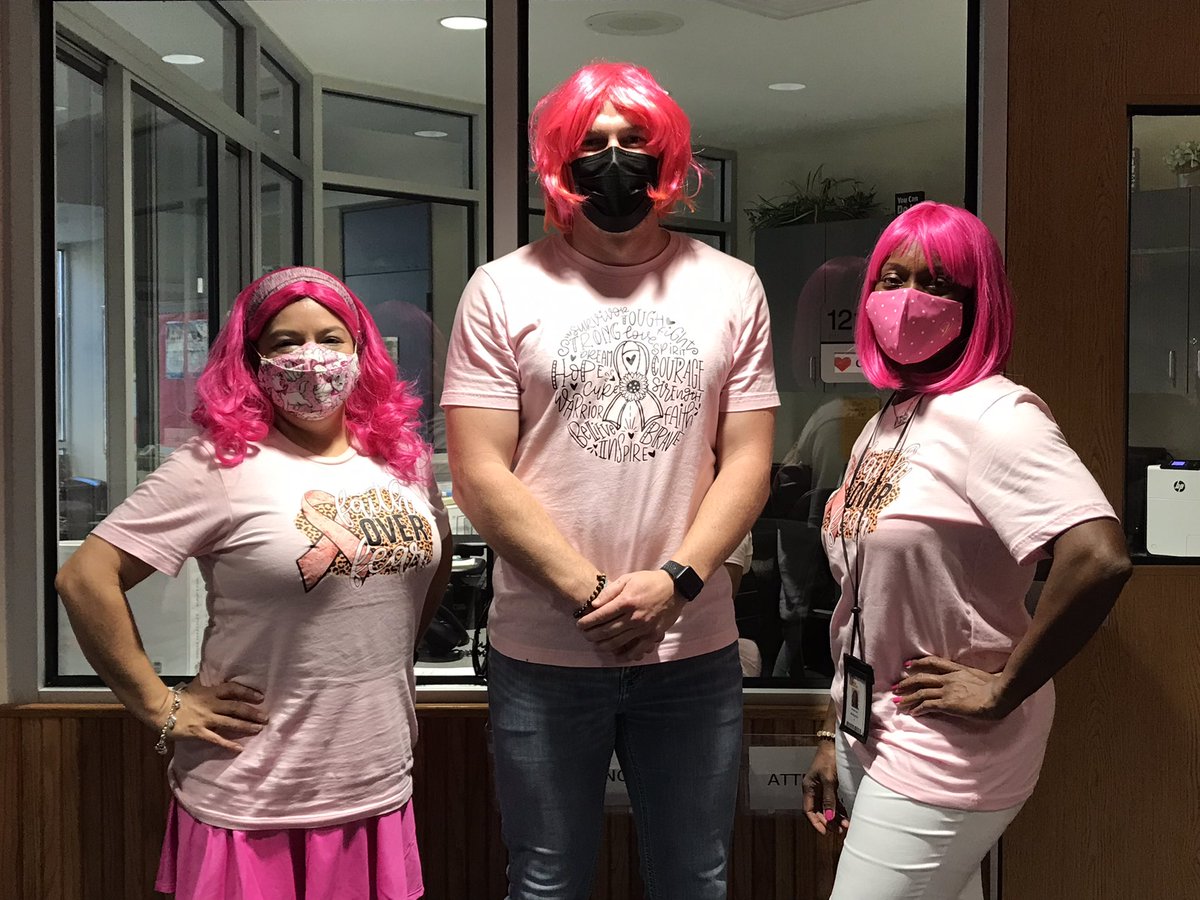 KarinaB15435636's tweet photo. @LiestmanES Chipmunk Staff went all out with our Pink! #BreastCancerAwarenessMonth @AliefISD @MrWagnerNE https://t.co/pAaPSMc3vV