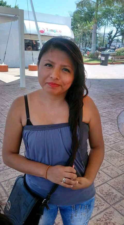 OlarteLeonor's tweet photo. Estos 4 años han sido muy tristes al no saber dónde estás hija, difícil porque sin tí no es lo mismo,nos hacés mucha falta 😭 te queremos ya de regreso en casa ( Chayito)
Así te decimos de cariño.
y seguimos pidiendo el apoyo de todas las redes sociales podamos #Localizarte https://t.co/py2zsMltqI
