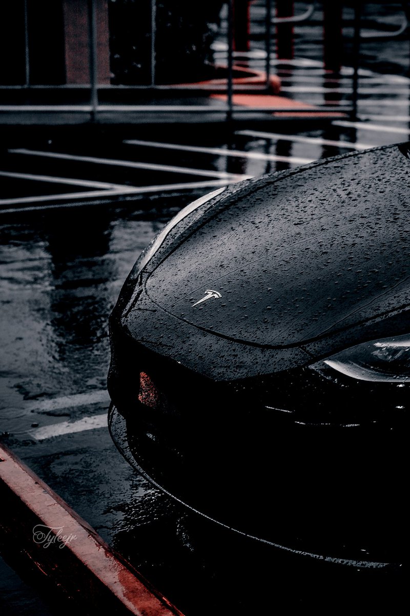 Tyleejr's tweet photo. Tesla in the rain
#TeslaModelS #teslamodel3 #teslamotors #teslam #eletriccar #eletriccars #BestAngelMoment #miami #RainyDay #moodydays #moodyports https://t.co/mm1wXE4xxI